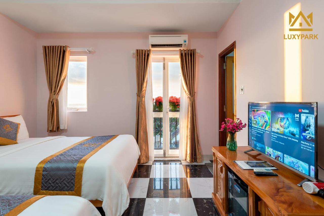 Luxy Park Hotel - Phu Quoc Centre Bagian luar foto