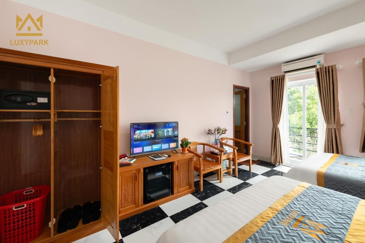 Luxy Park Hotel - Phu Quoc Centre Bagian luar foto