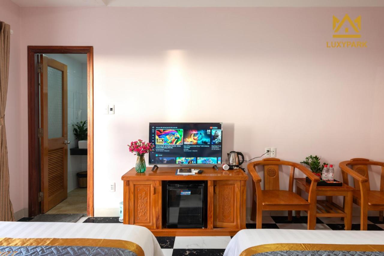 Luxy Park Hotel - Phu Quoc Centre Bagian luar foto
