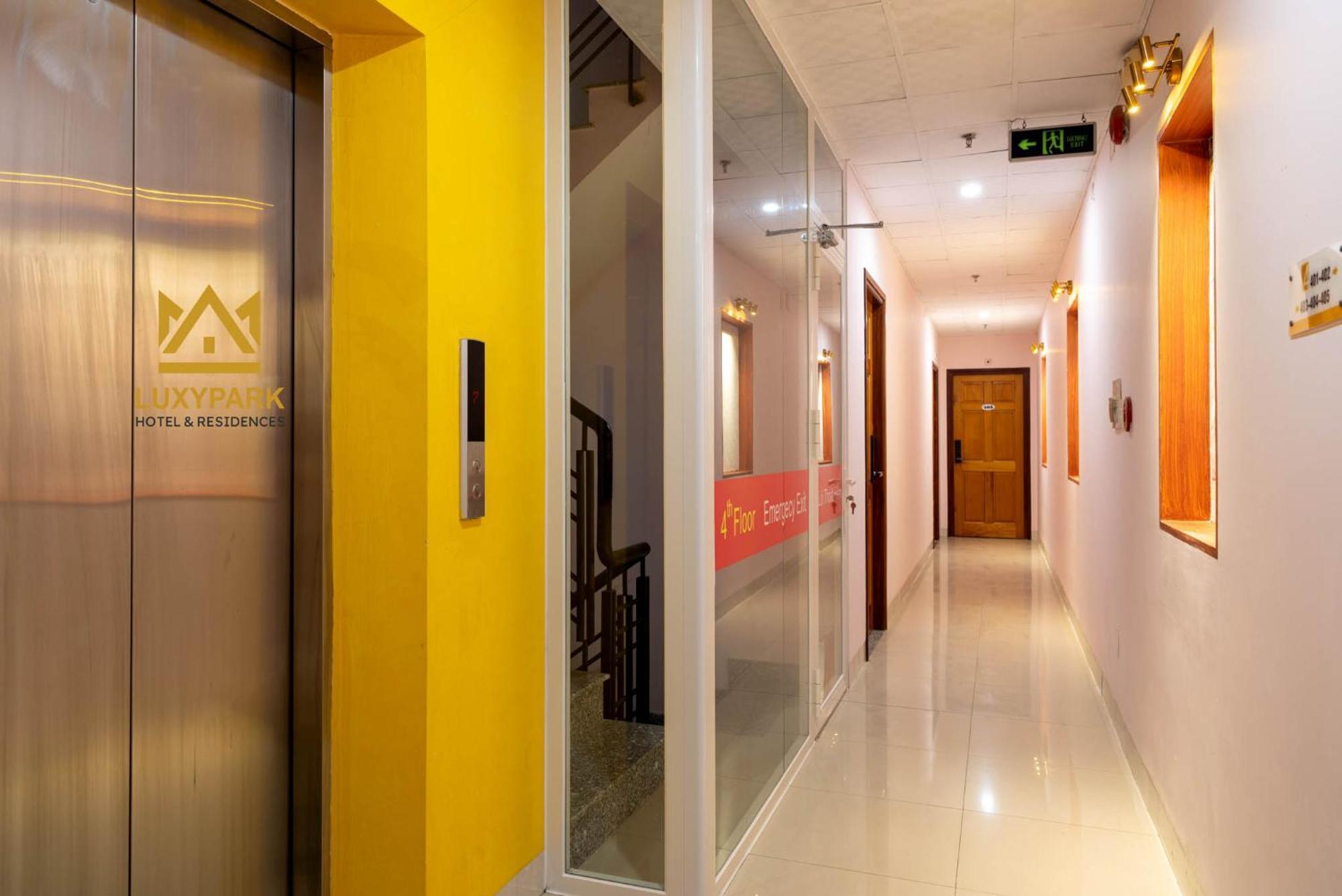 Luxy Park Hotel - Phu Quoc Centre Bagian luar foto
