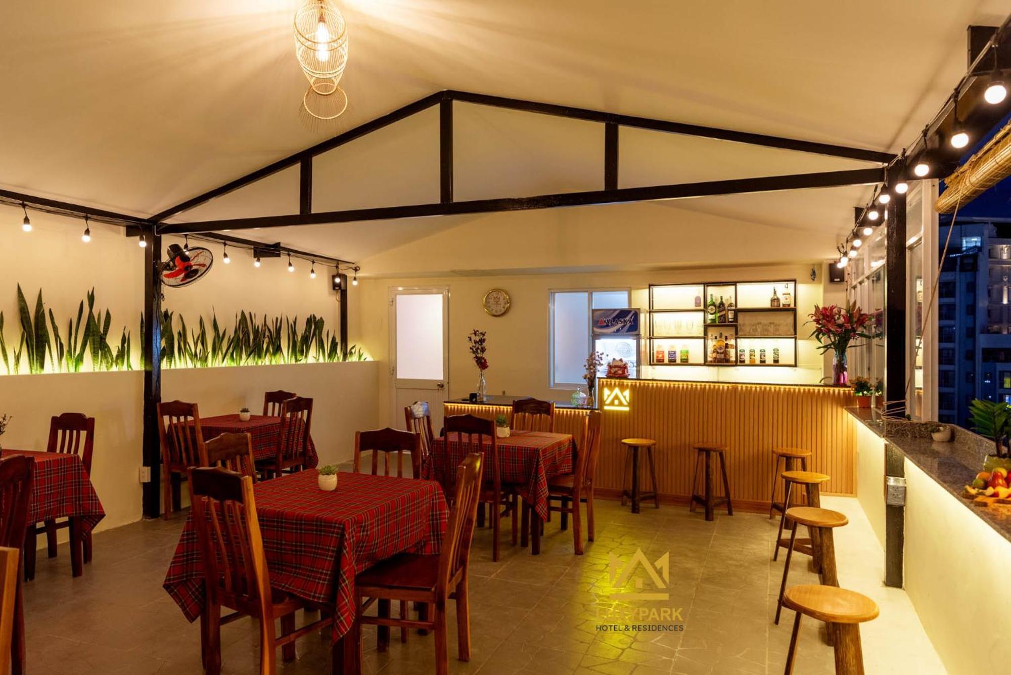 Luxy Park Hotel - Phu Quoc Centre Bagian luar foto