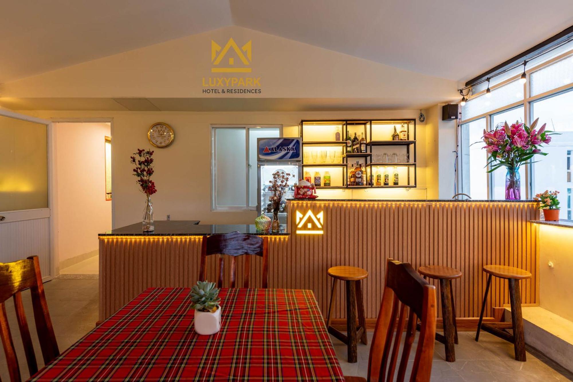 Luxy Park Hotel - Phu Quoc Centre Bagian luar foto