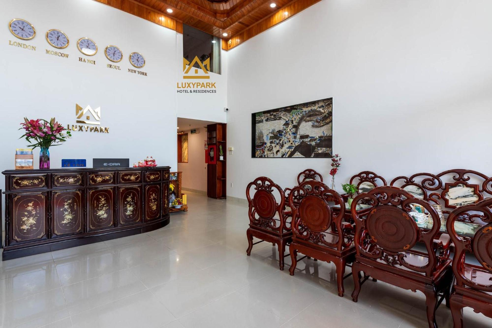 Luxy Park Hotel - Phu Quoc Centre Bagian luar foto