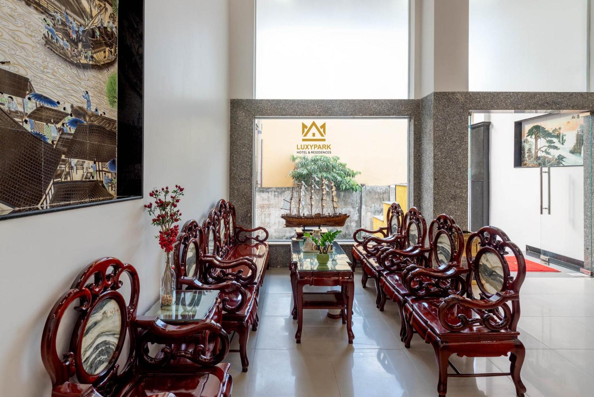 Luxy Park Hotel - Phu Quoc Centre Bagian luar foto