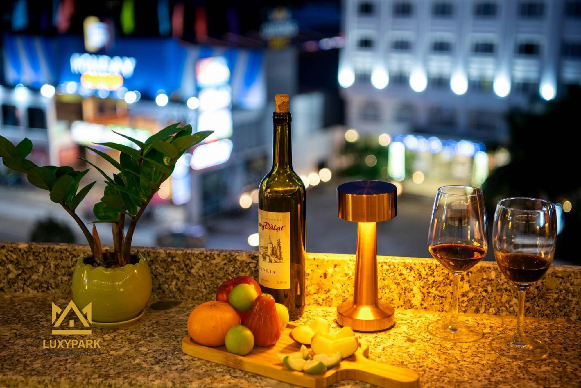 Luxy Park Hotel - Phu Quoc Centre Bagian luar foto