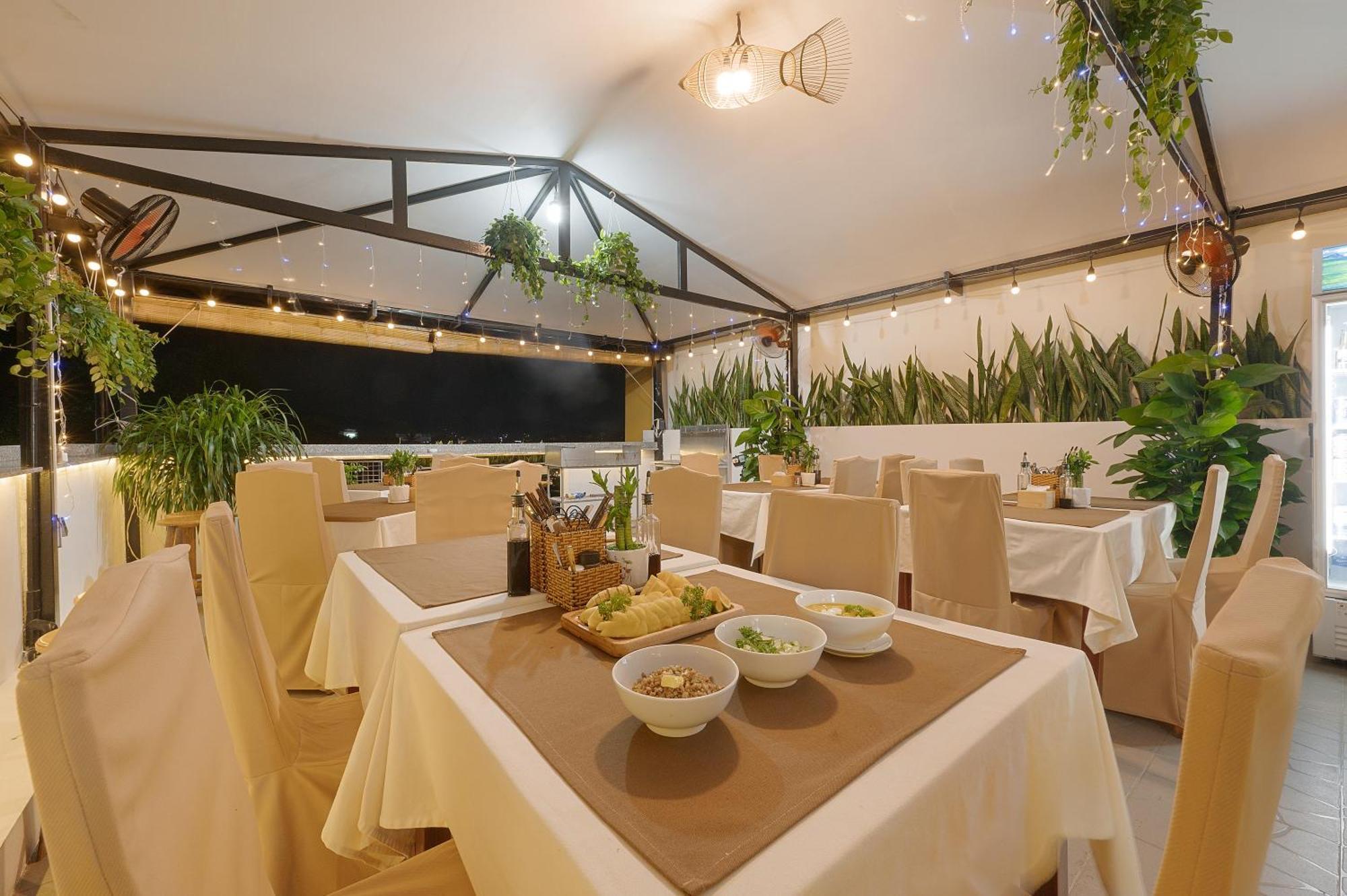 Luxy Park Hotel - Phu Quoc Centre Bagian luar foto